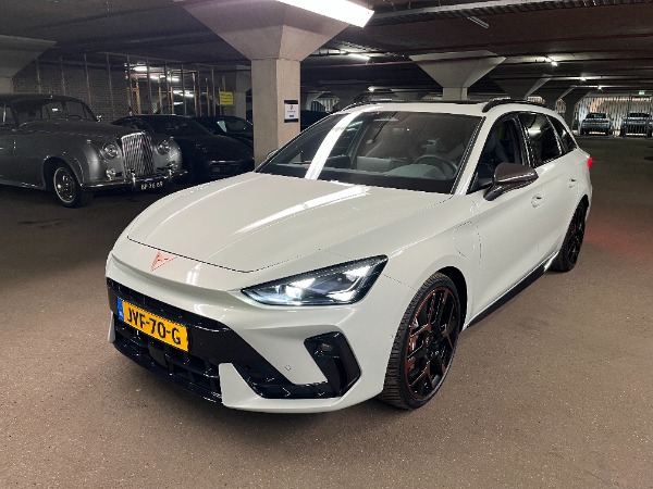 CUPRA LEON ST 1.5 TSI PHEV VZ EXTREME
