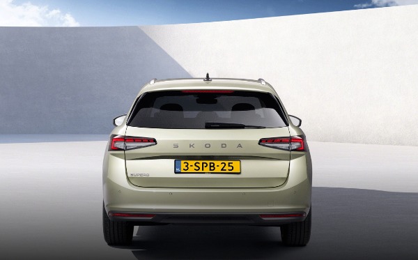Skoda Superb Combi 1.5 TSI MHEV